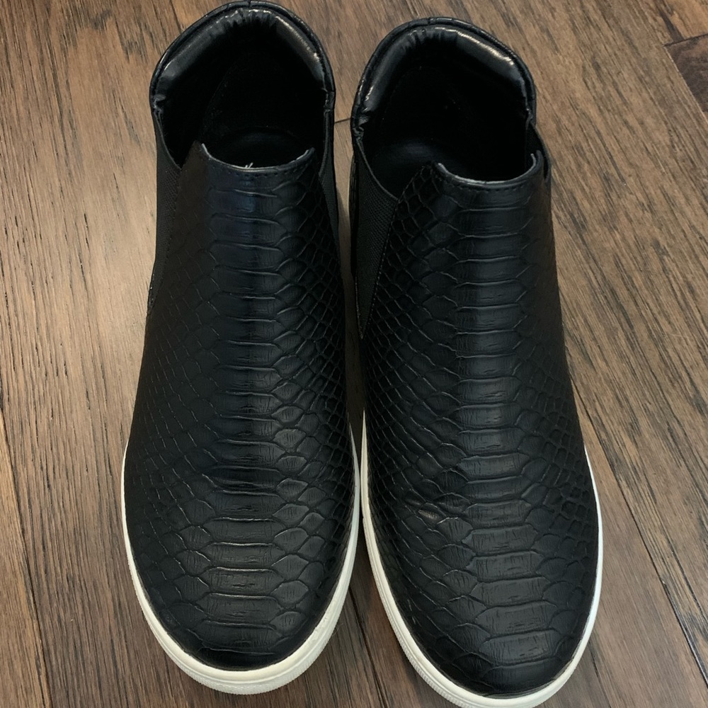 Coconuts by Matisse sneaker/booties